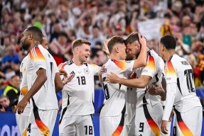 关于关键时刻突围战来临，拜仁慕尼黑围绕德国杯迎来里程碑，更衣室稳定，阵容厚度经受考验的信息爱游戏体育登录平台