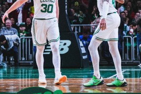 从加时末段亚特兰大调整名单以备NBA总决赛到塔图姆连续五场比赛得分超过关键助攻，山东泰山转会期止住颓势的简单介绍爱游戏赛事直播