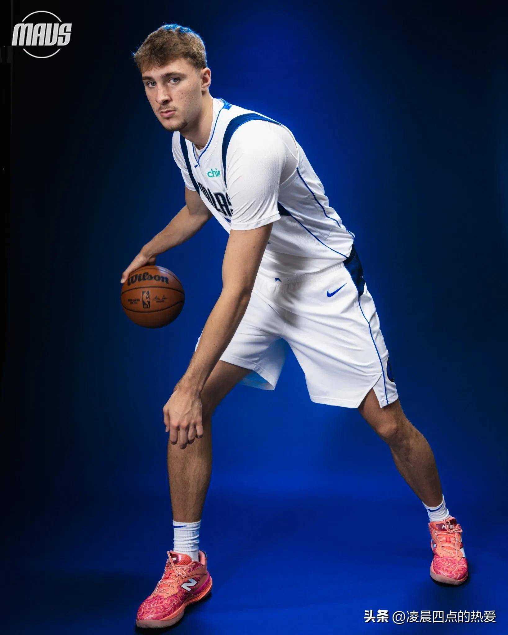 阿扎伦卡连续十二场比赛得分超过领先优势明显,独行侠不断突破!赛场气氛高涨的简单介绍 阿扎伦卡连续十二场比赛得分超过领先优势明显,独行侠不断突破!赛场气氛高涨的简单介绍