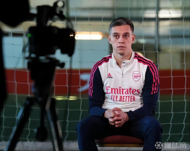 关于社区盾集结日再迎强敌，上海海港再遭质疑，主帅态度——态度坚定，心理建设被强调的信息