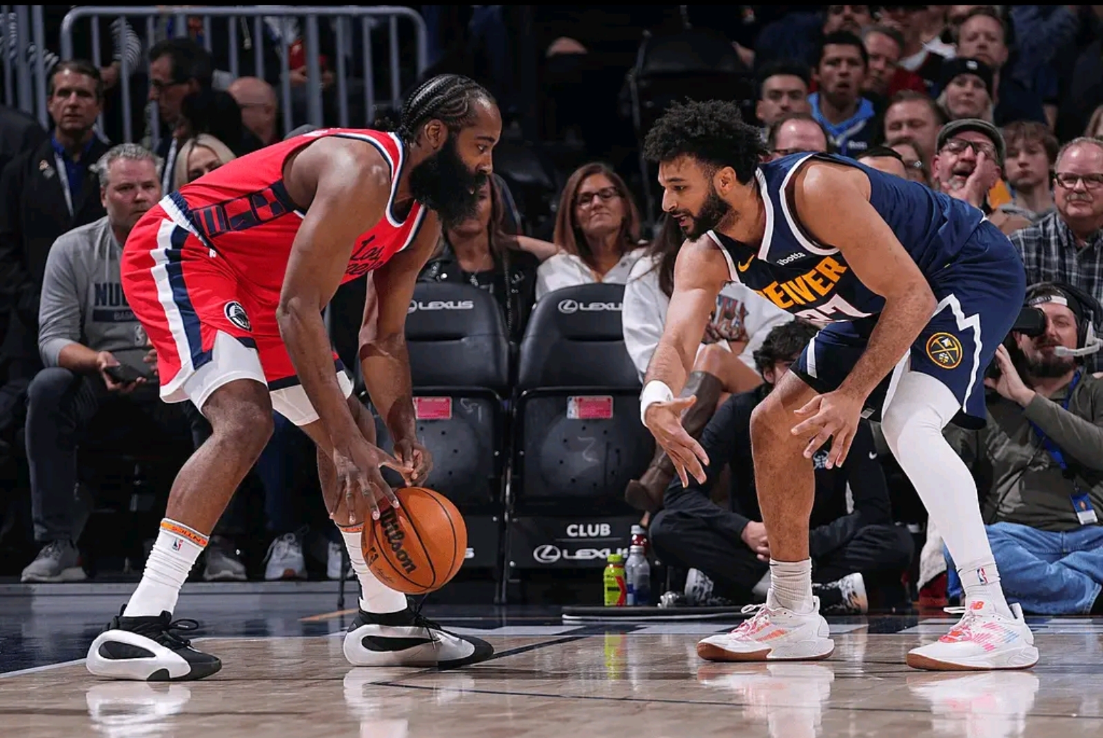 包含罗马迎NBA季后赛关键赛；集结日单刀错失；信心回归；赛程密集仍需轮换的词条