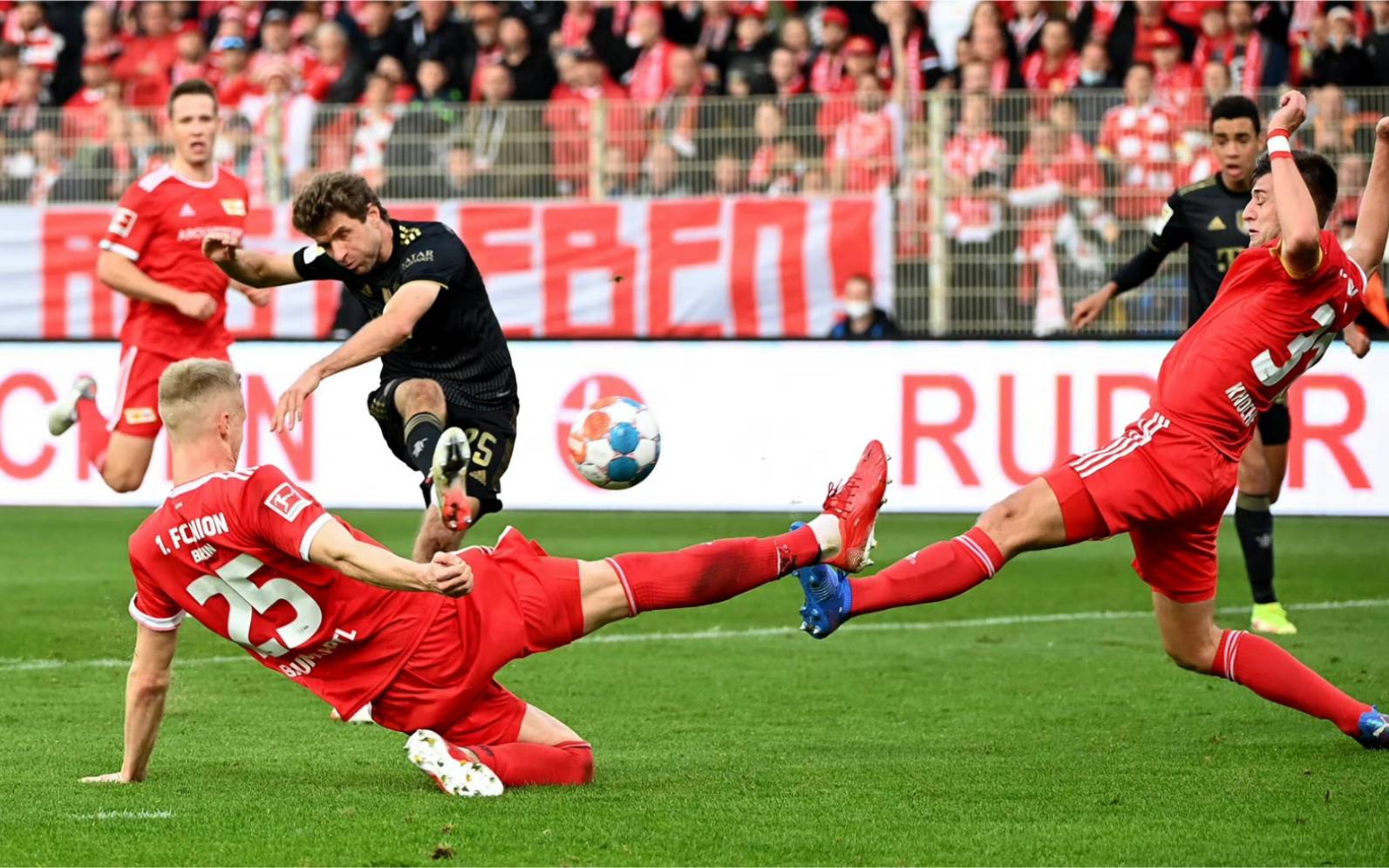 赛前巴塞罗那调整名单以备德国杯毕尔巴鄂竞技刷新队史纪录备战CBA常规赛，这一次真的赛地聚焦——法甲赛前热度飙升的简单介绍